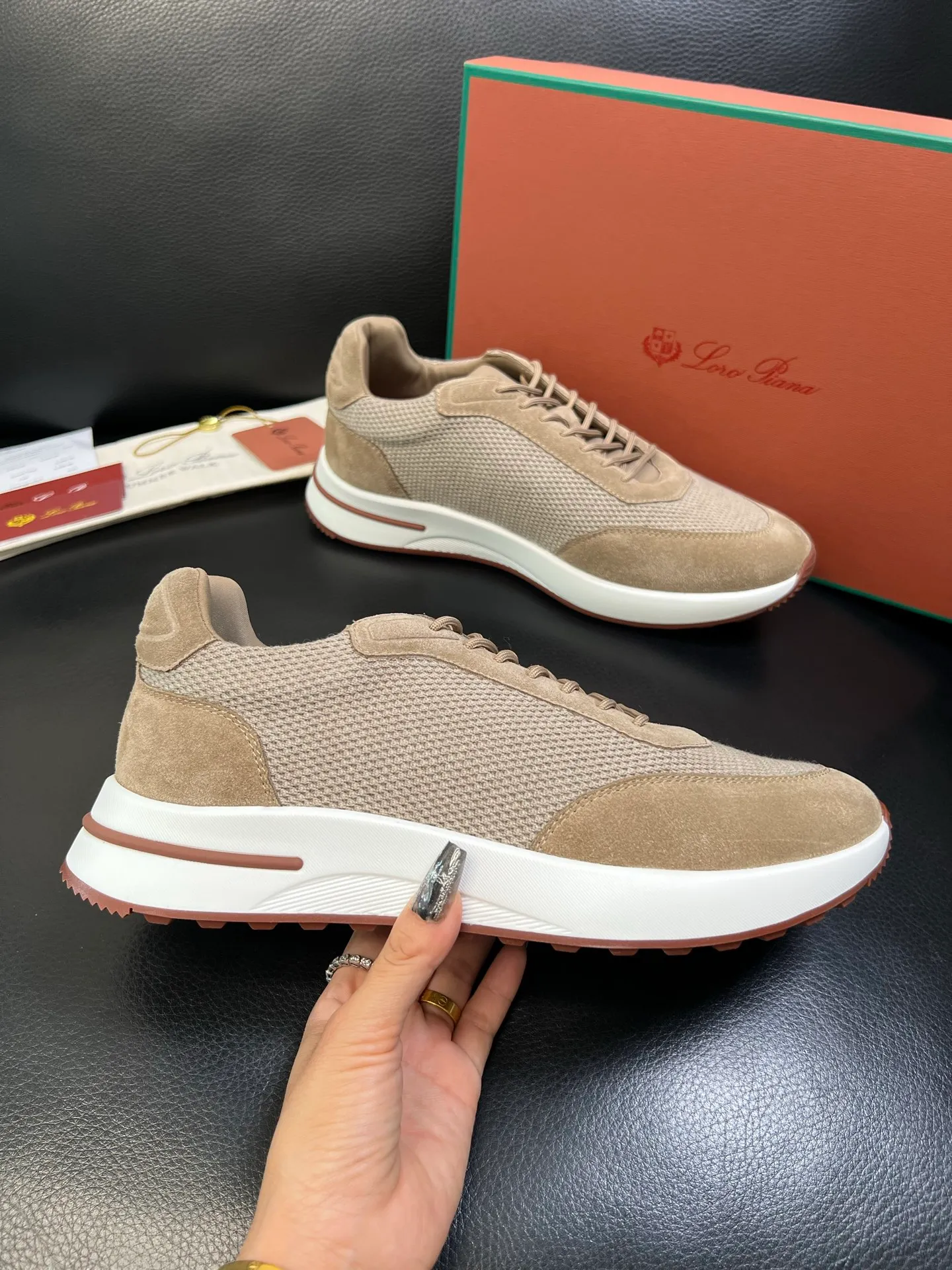 Men's shoes 💰740 Loro Men's shoes 💰iana High-quality top crafts Noyo Piana New product counter synchronized with original factory configuration, uppers imported from Italy cowhide fabric, high-quality splicing technology, soles: original soles specially provided by the original factory, exclusive movable molded soles super comfortable, original factory and single goods, welcome to compare, code number 39-44 (order 38 45 46)